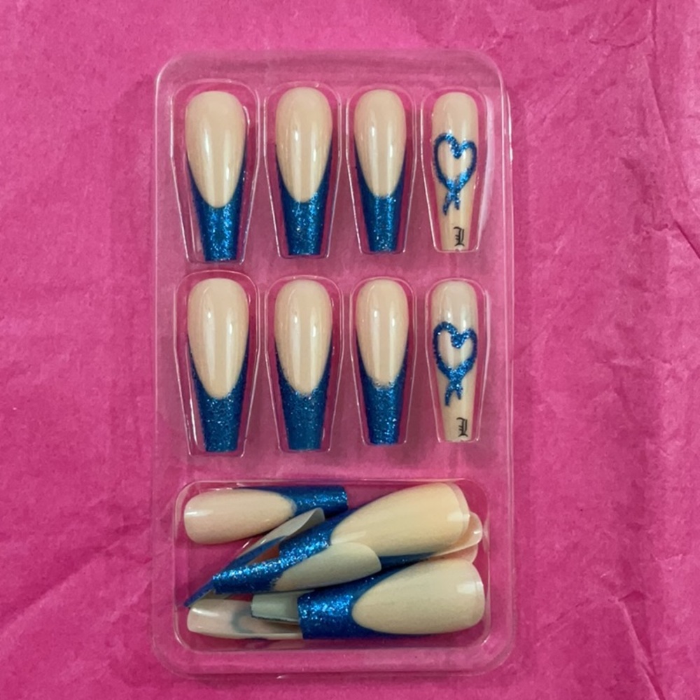 24 pc Press On Nail Set